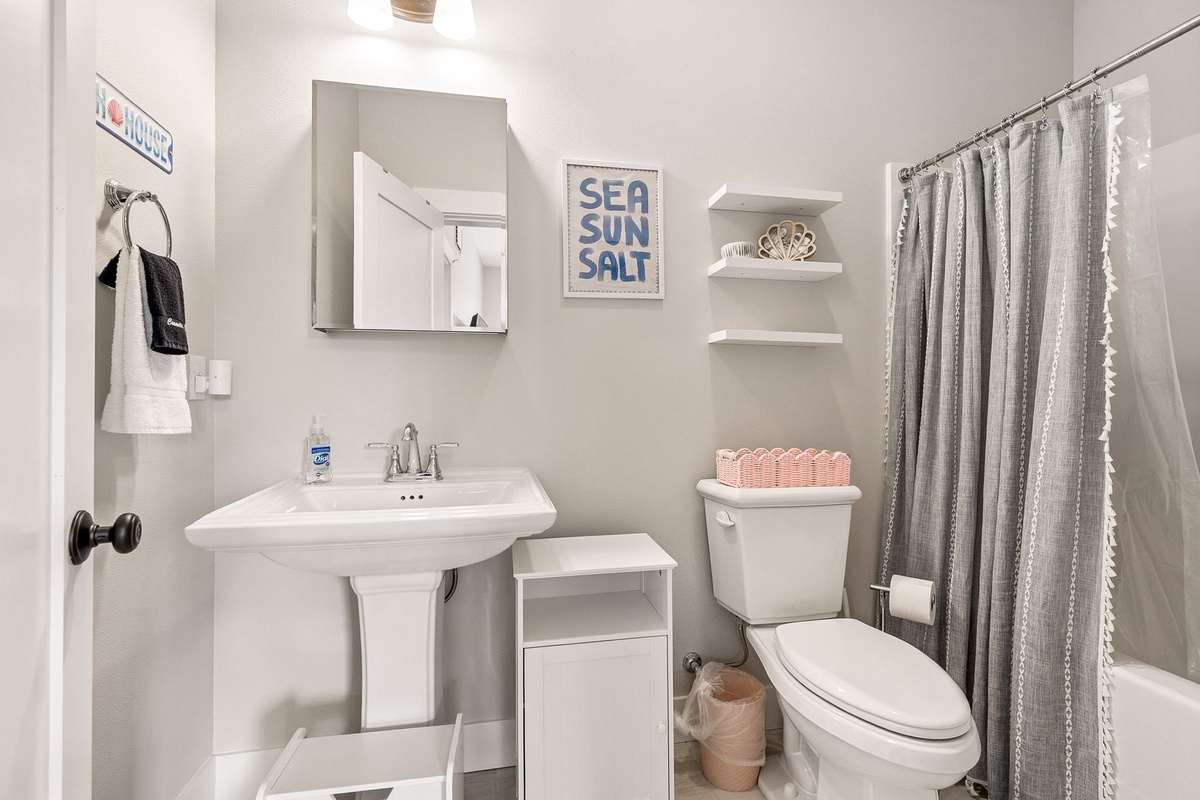 Downstairs full bathroom