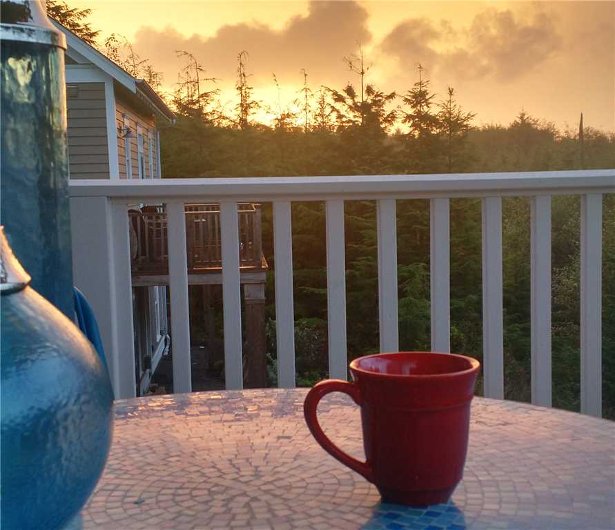 Beautiful sunrise views from the back deck