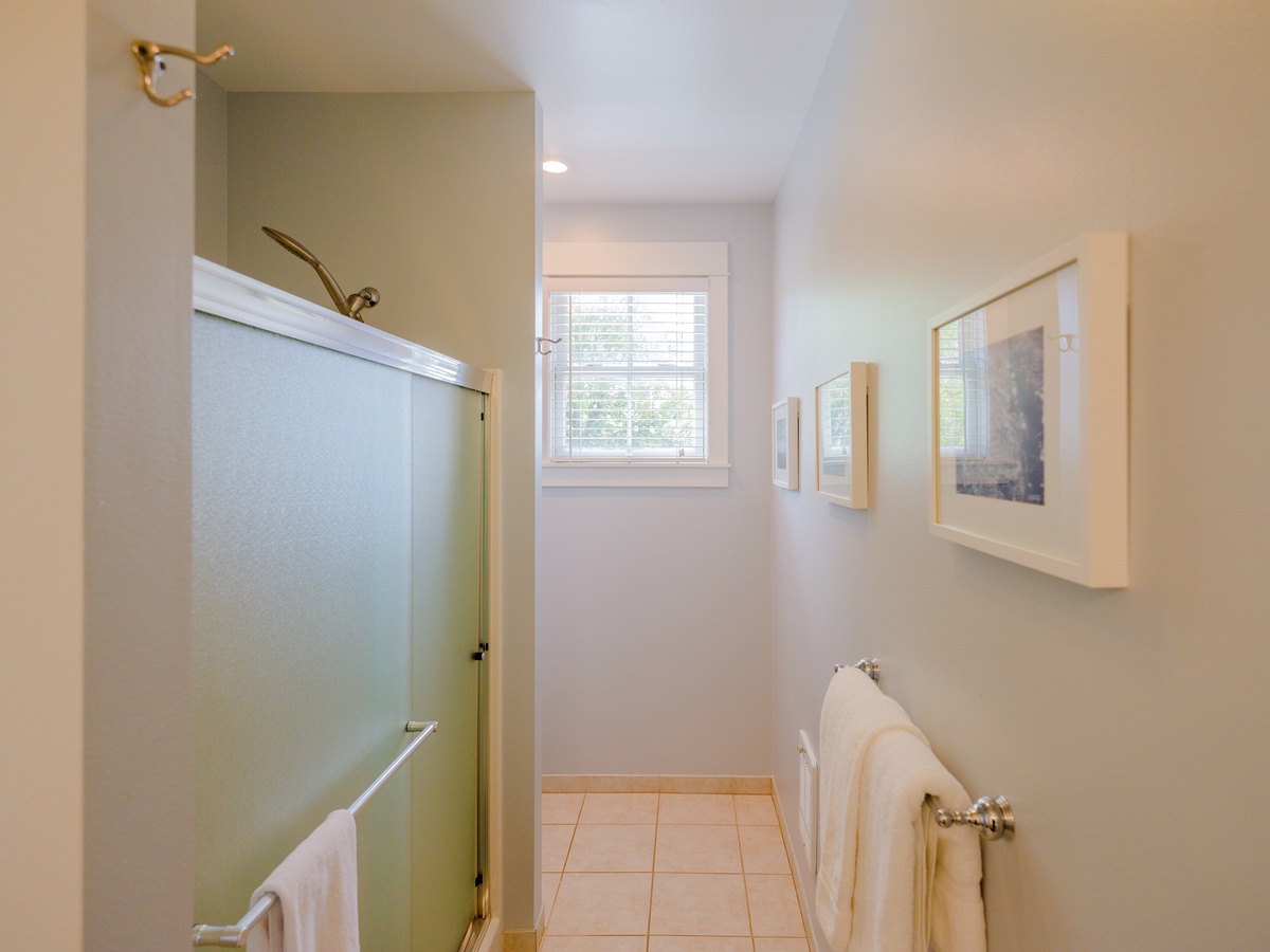 Primary ensuite for easy mornings