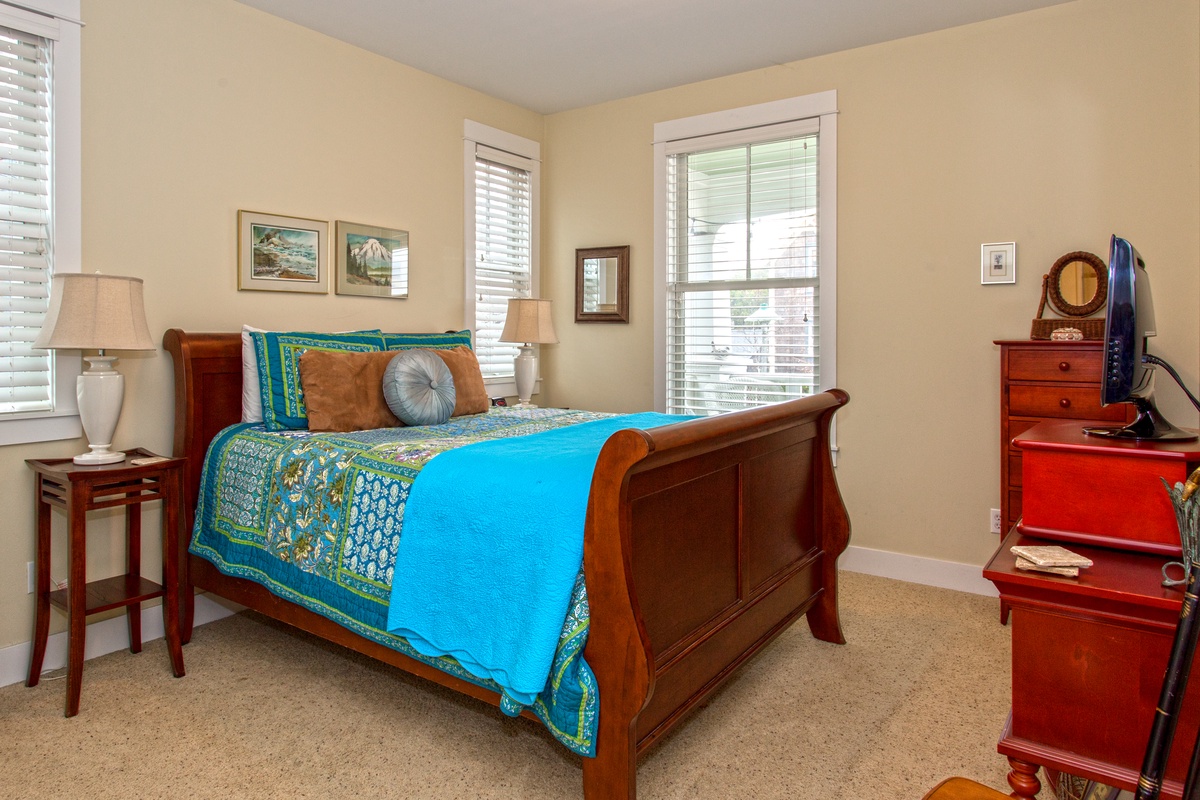 Primary  bedroom main floor