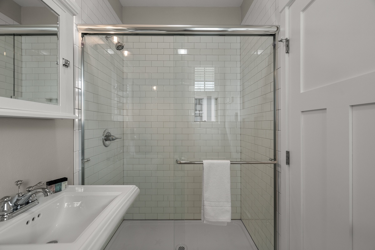 Primary ensuite bathroom