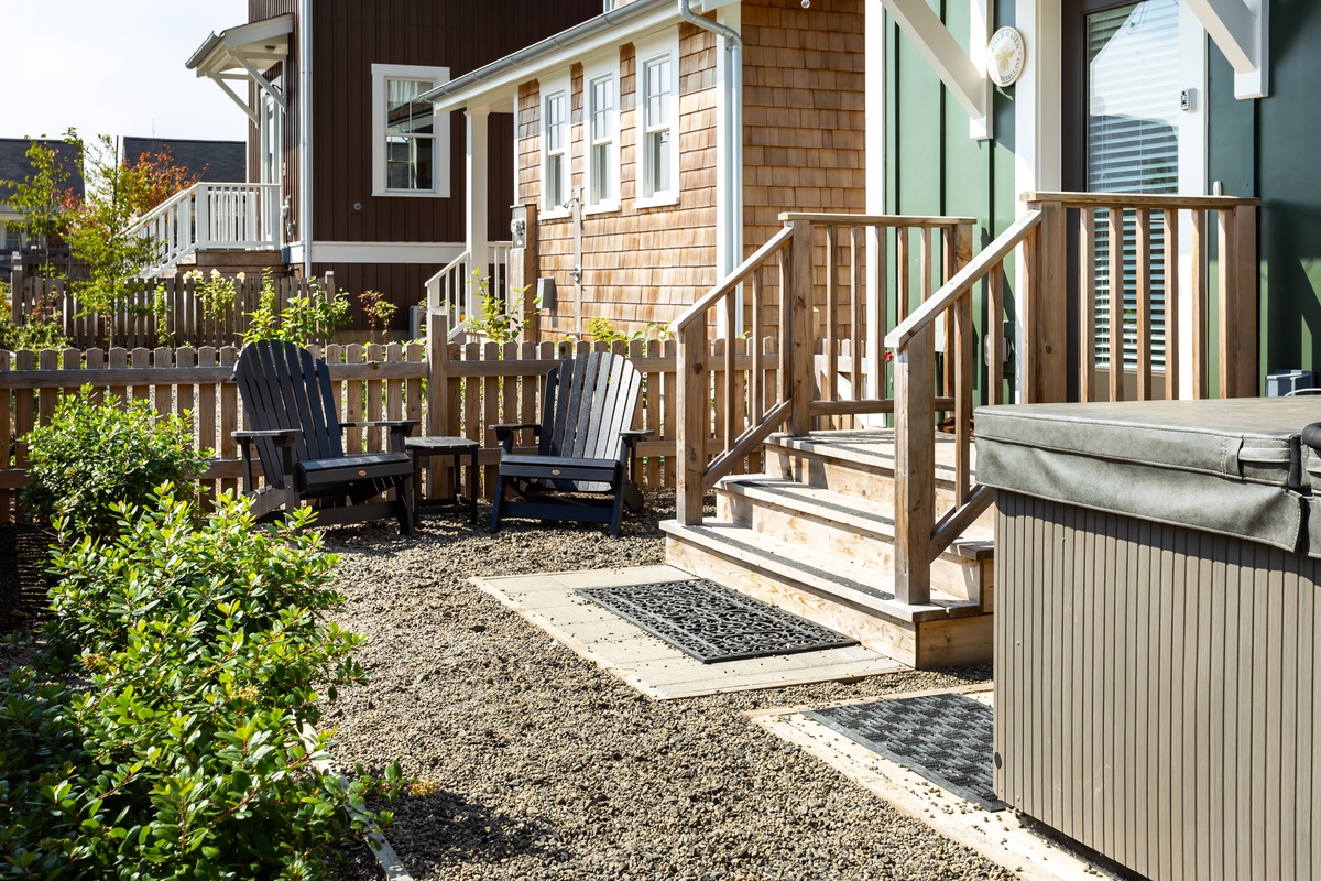 Head to the hot tub out back for an evening soak under the stars