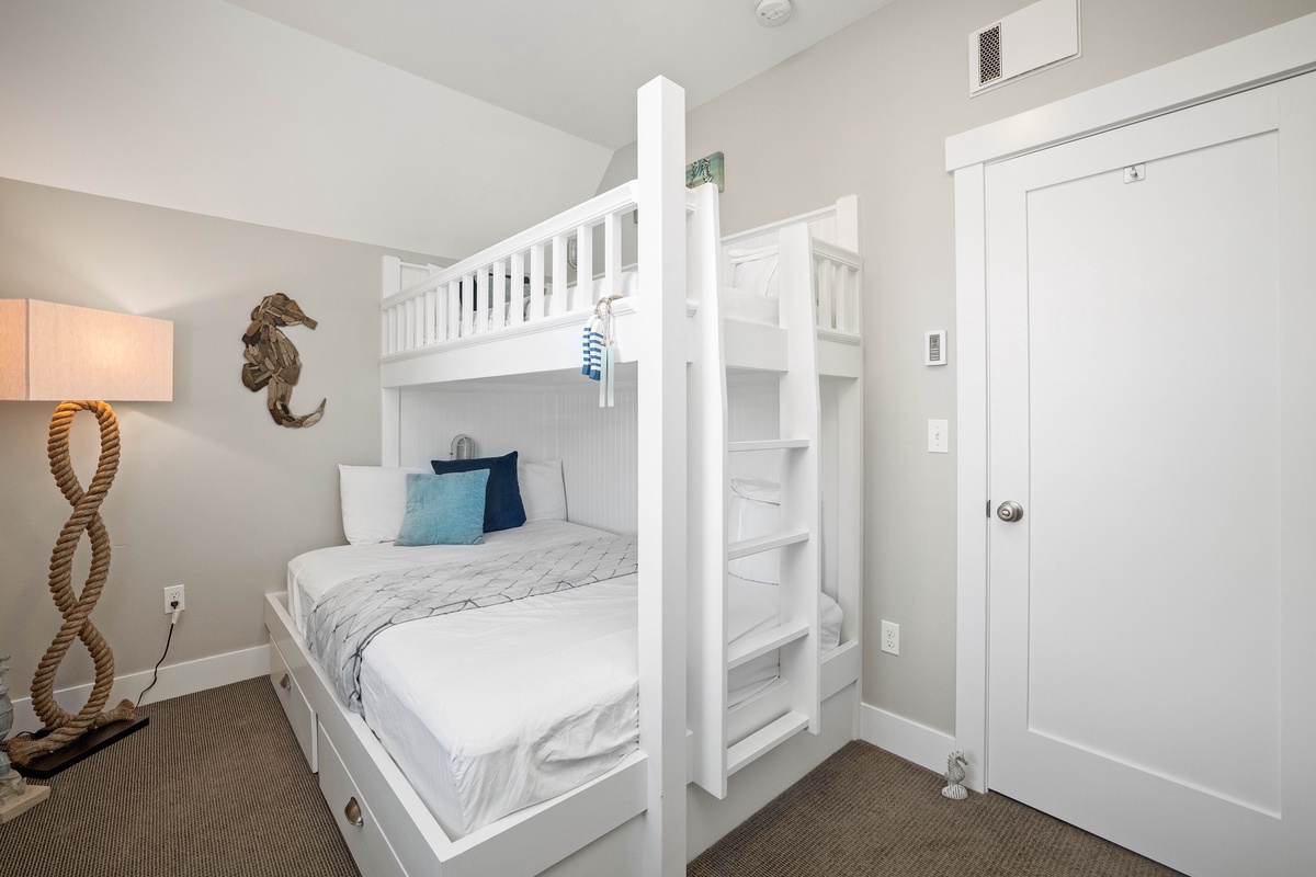 Twin-over-full bunk room