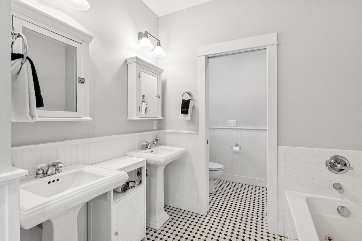 Primary ensuite bathroom