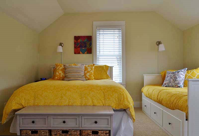 Carriage house queen bed and daybed is perfect for a small family