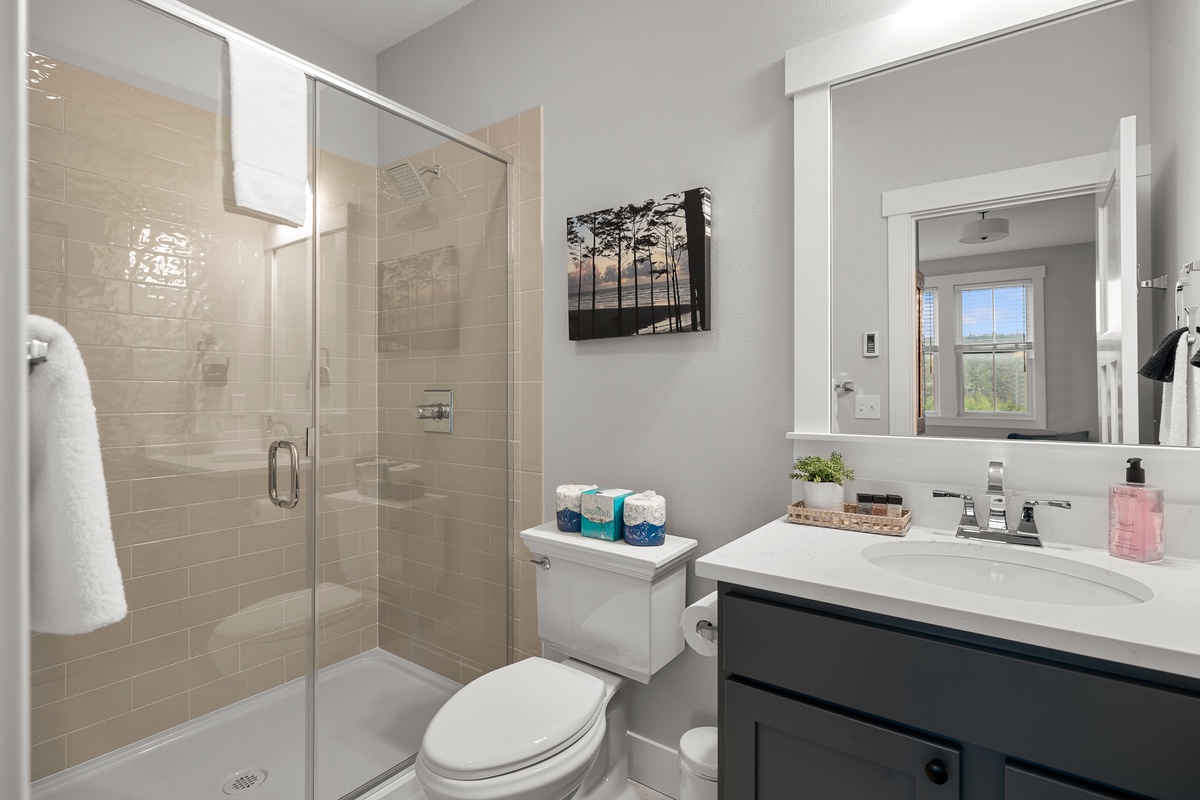 Ensuite bath with a walk-in shower