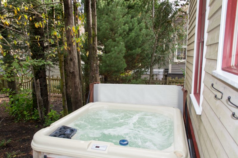 Private hot tub