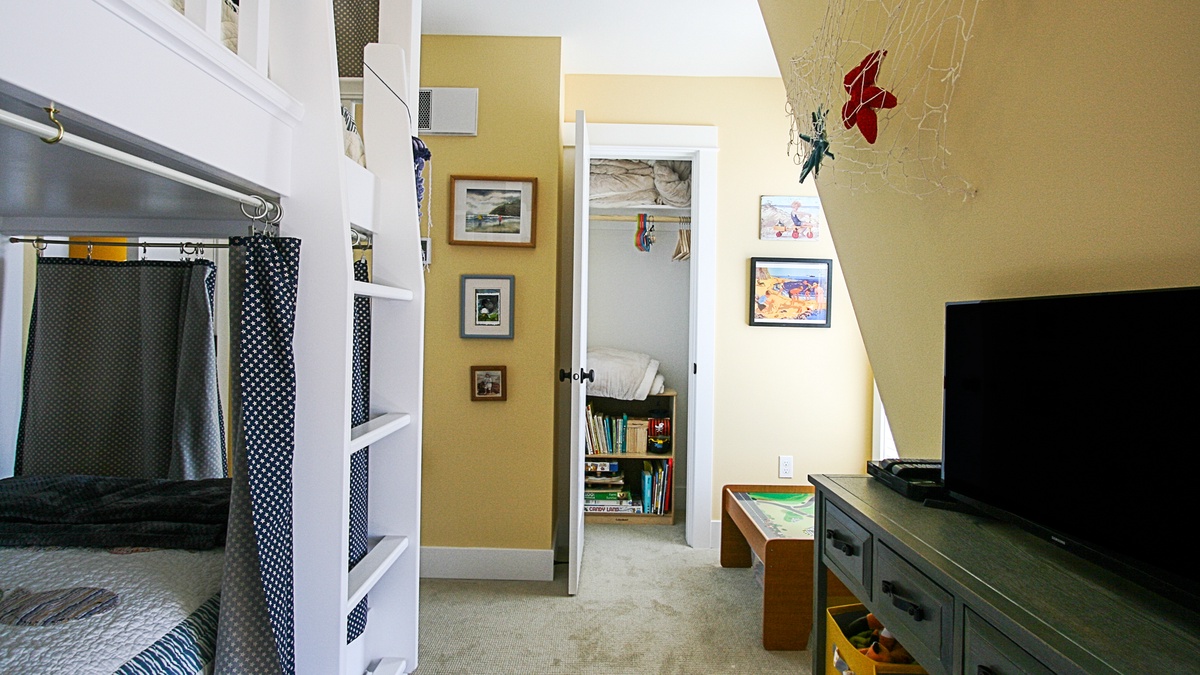 Third floor bunk room 