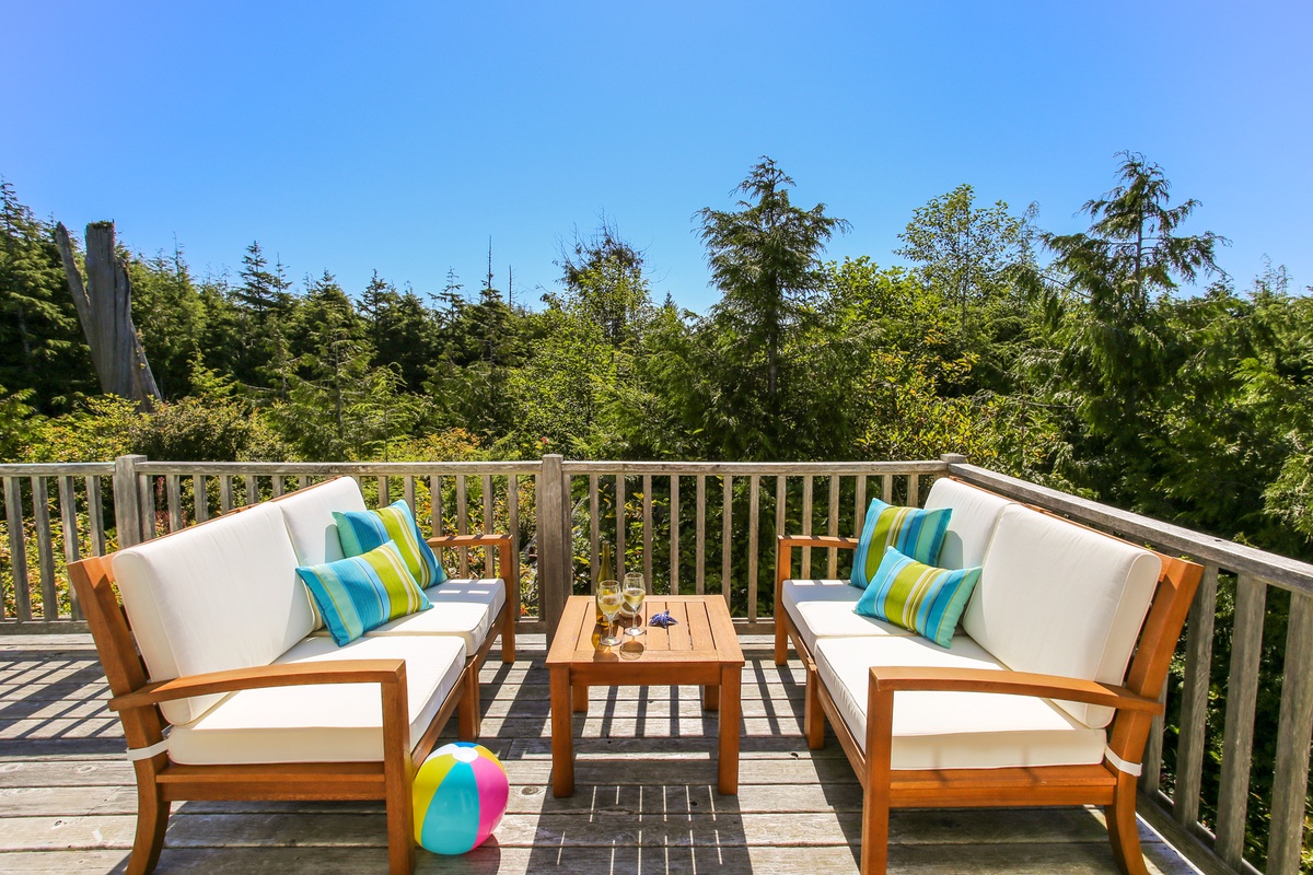 Dine alfresco on the private deck directly off the kitchen