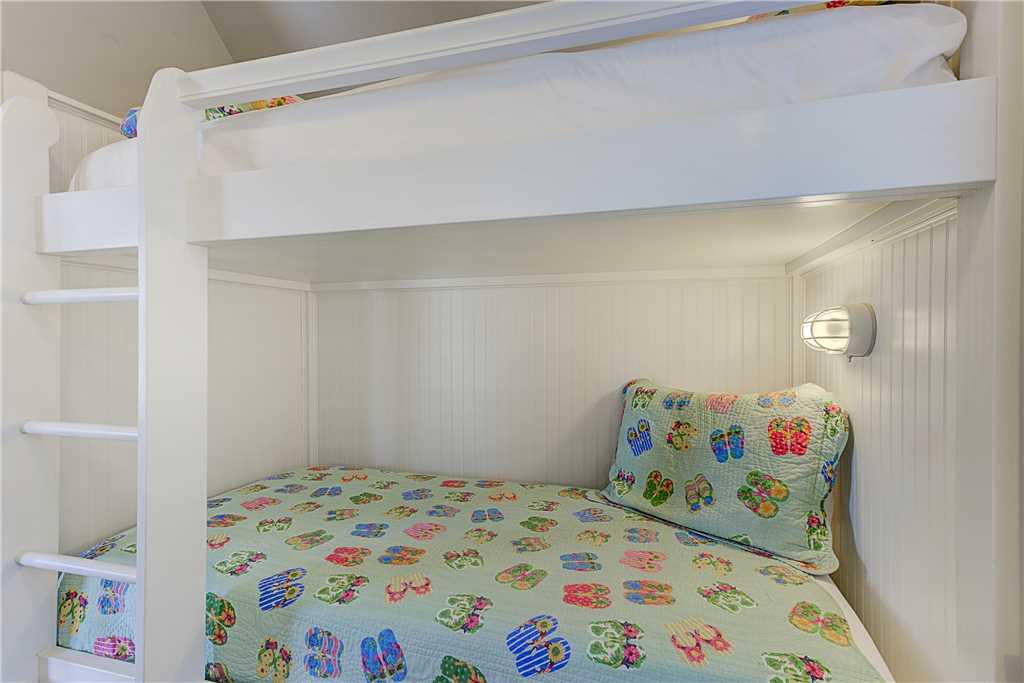 Bunk bedroom