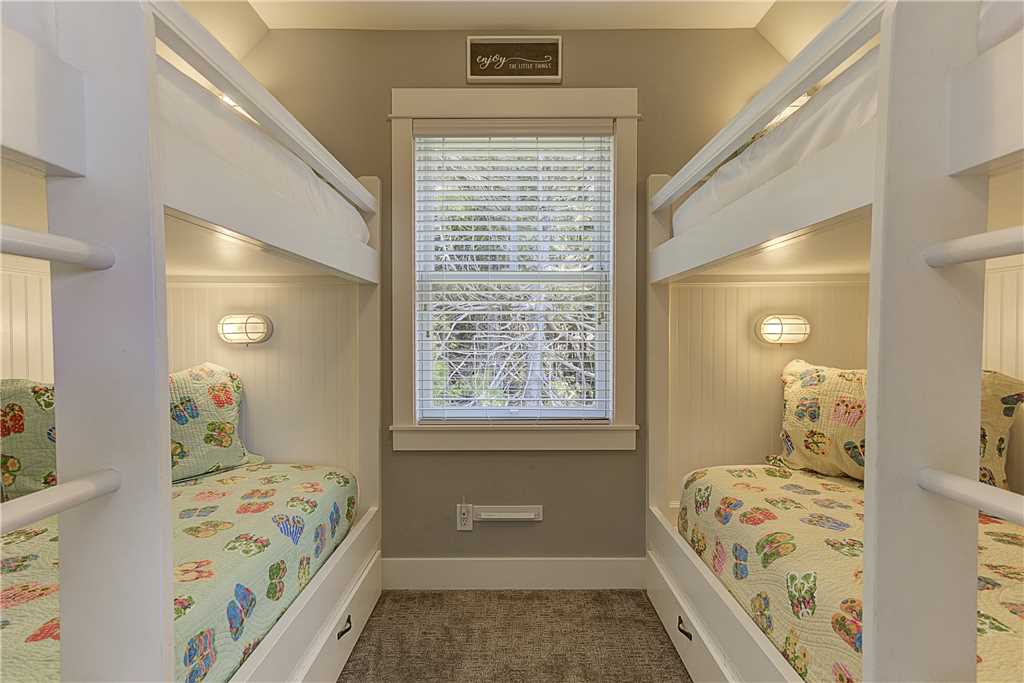 Bunk bedroom