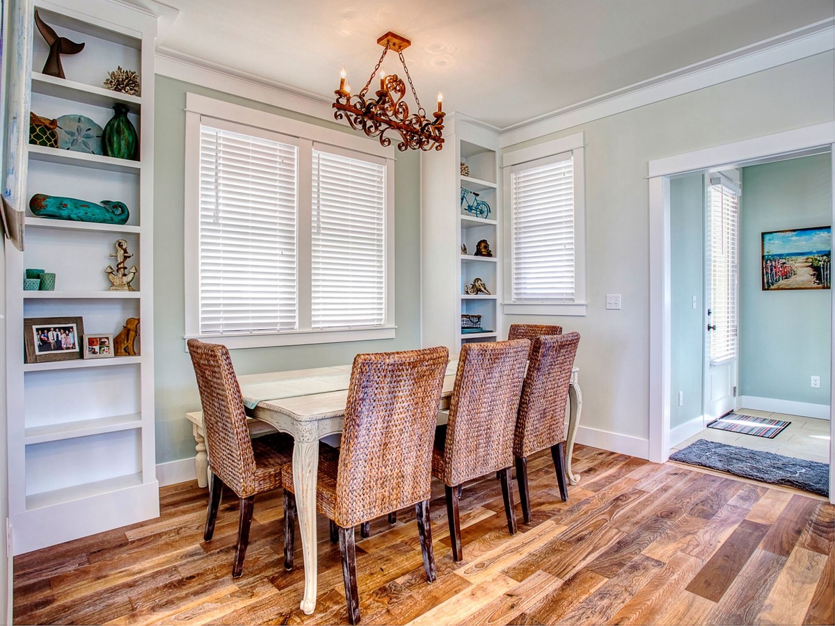 Dining Table with seating for 8 including bench seating