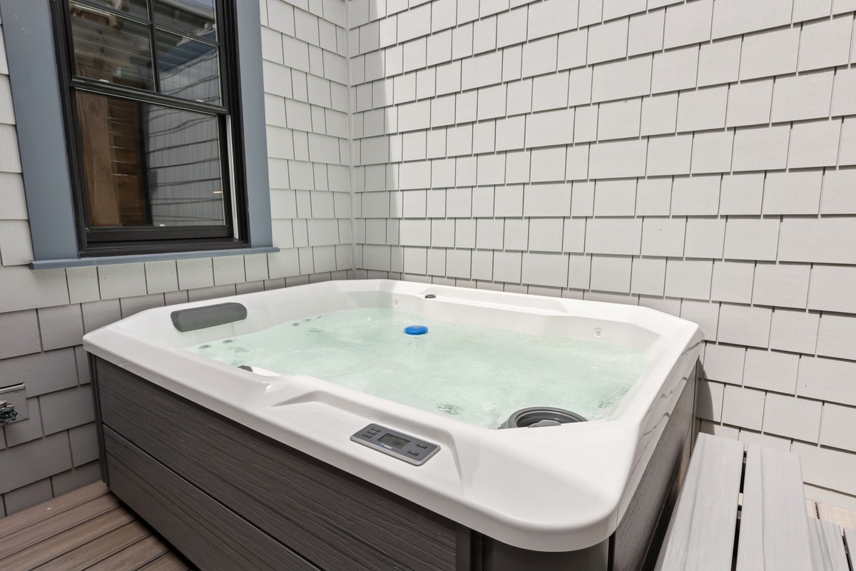 Private hot tub