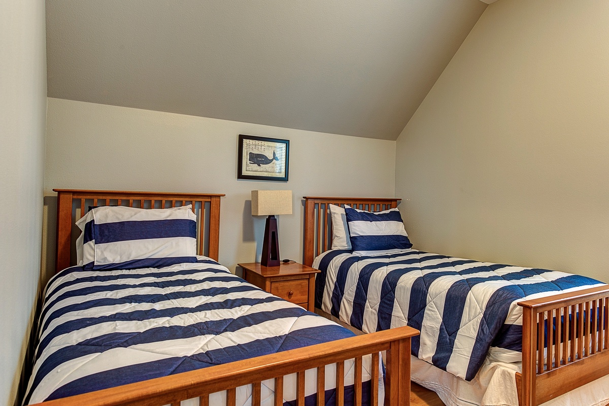 A peaceful and inviting guest bedroom