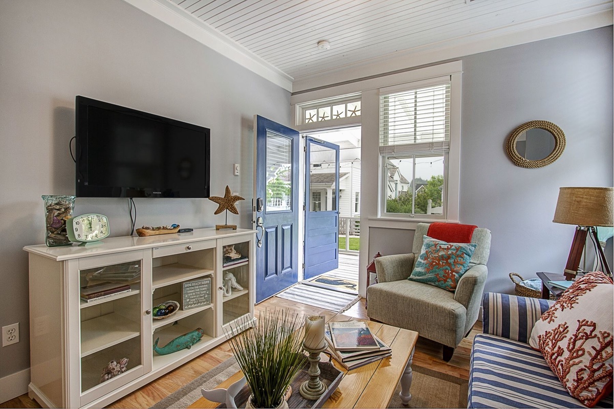 Living room door to porch