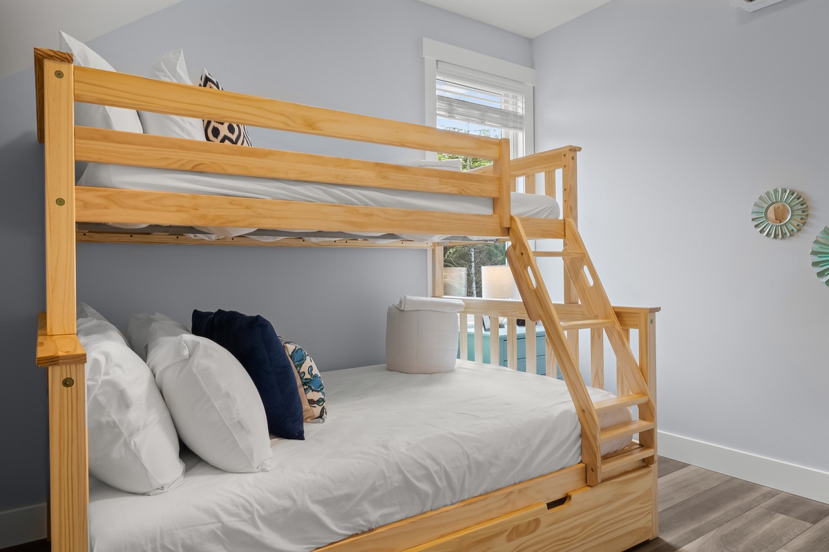 Twin-over-full bunk with twin trundle