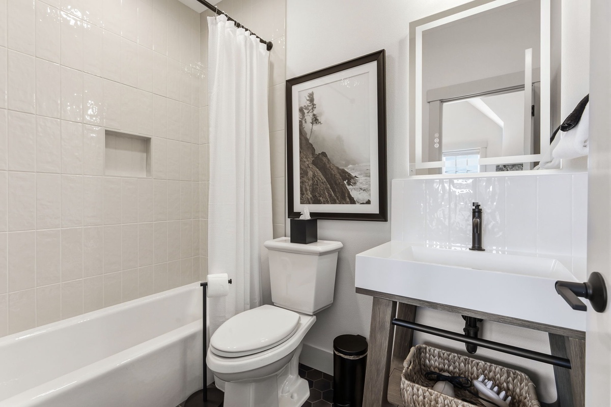 Full bathroom