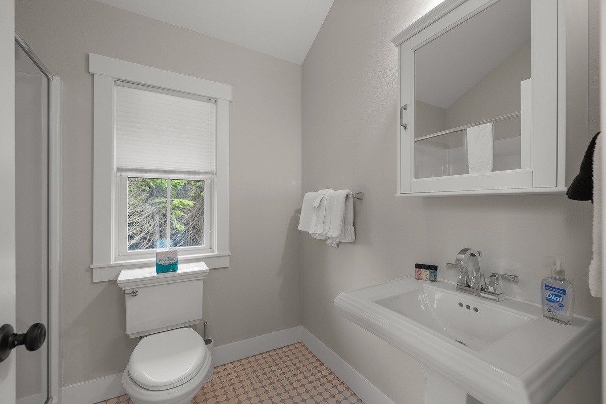 Primary ensuite bathroom