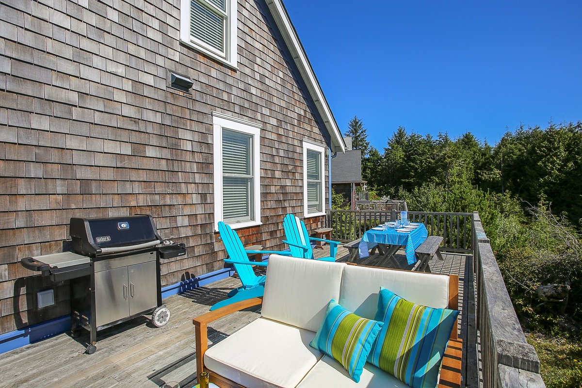 Deck with view and furniture