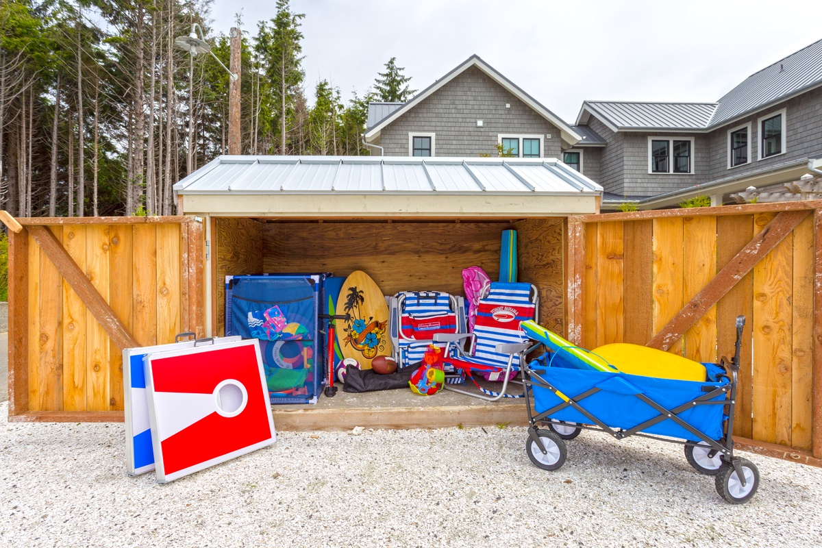 Outdoor shed