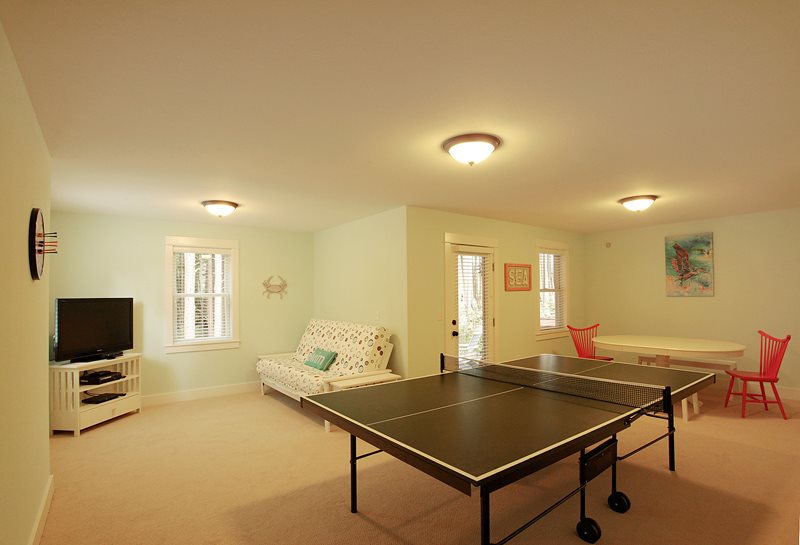 Lower Level Recreational Room - Gaming area, ping pong/darts and game table