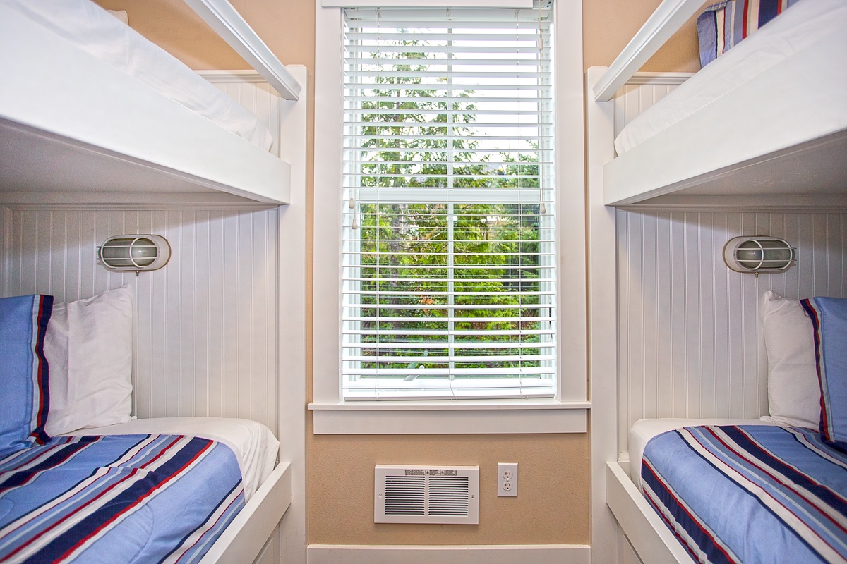 Bunk bedroom in lower level	