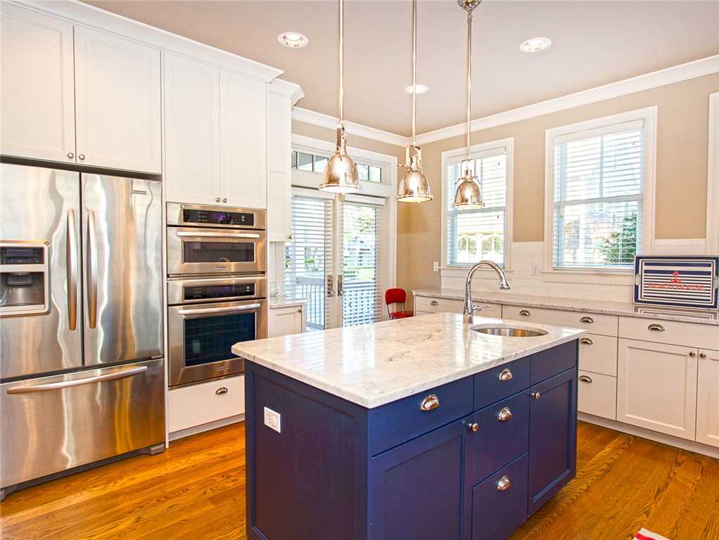 Stainless steal appliances and granite countertops