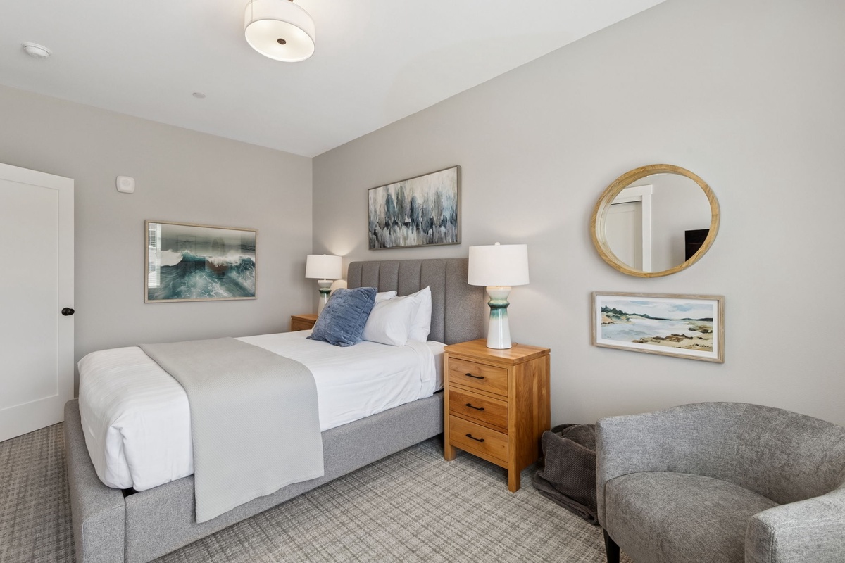 Guest bedroom