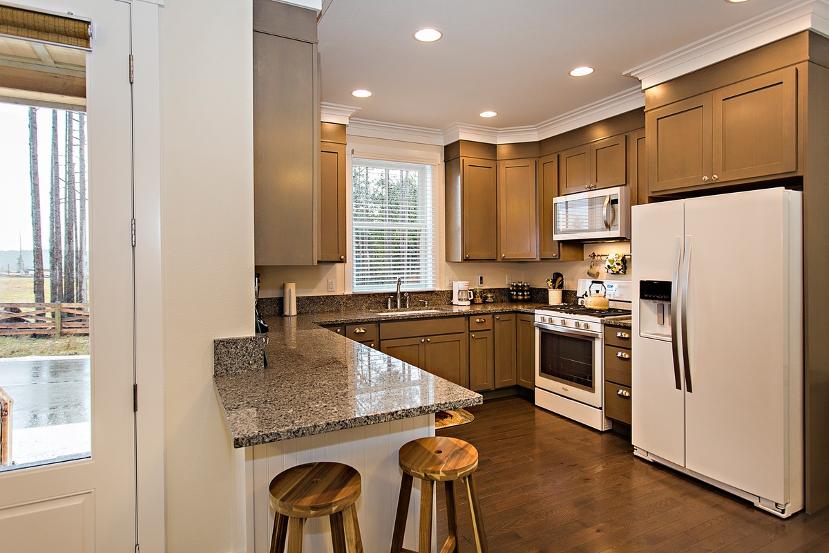 Kitchen with two person breakfast bar