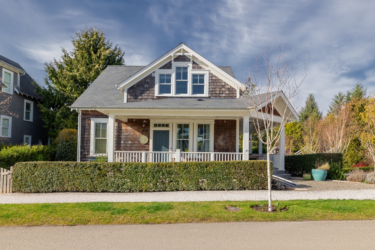 Welcome to A House by the Sea