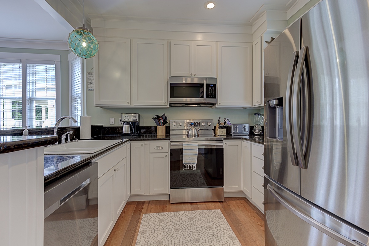 This fully equipped kitchen has everything you could possibly need including a separate pantry