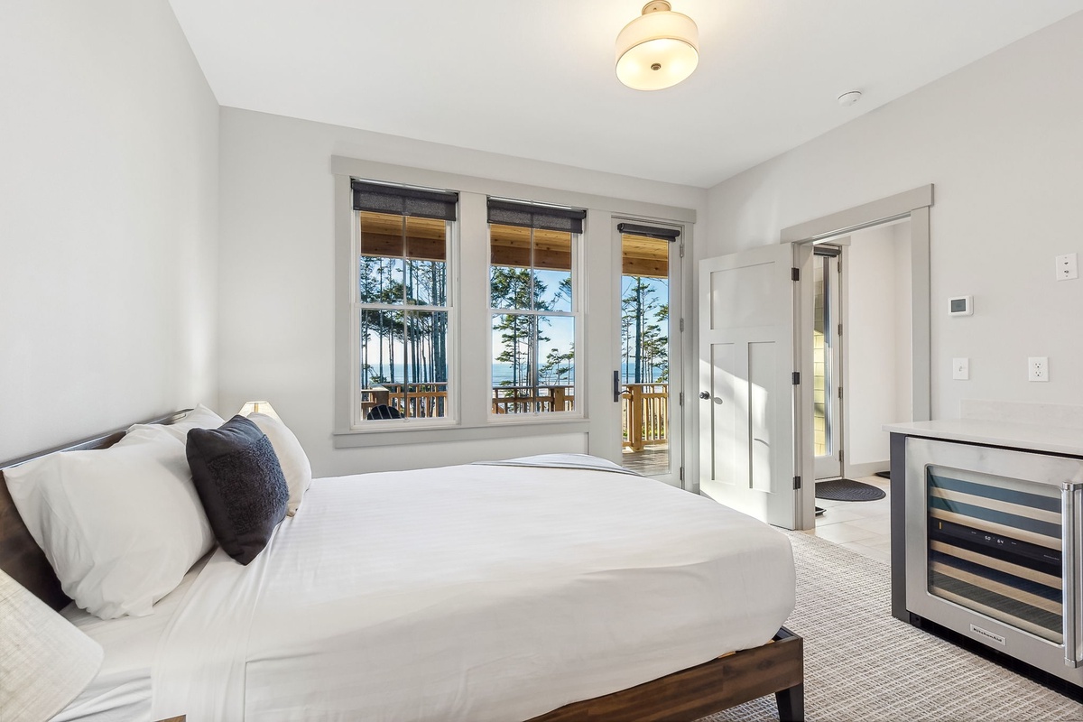 Primary Bedroom with Ocean view