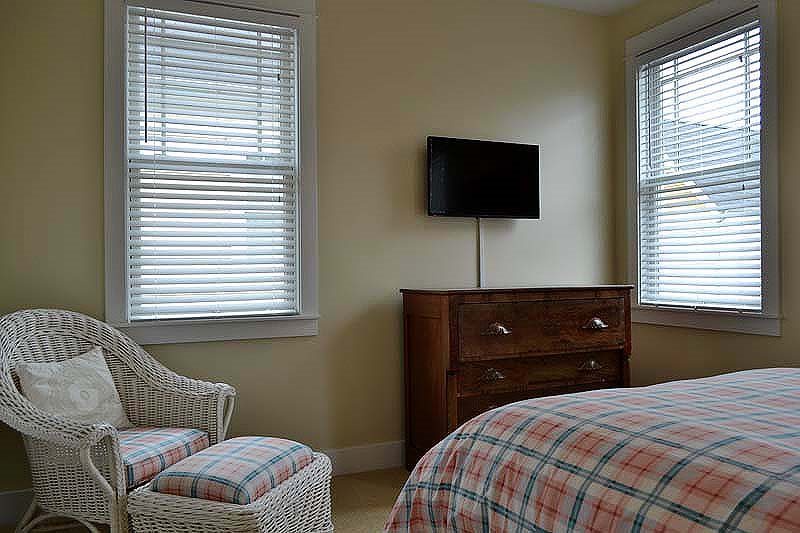 Spacious guest bedroom for ultimate relaxation