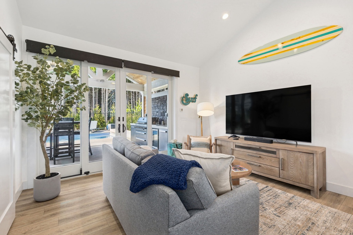 Pool house living room