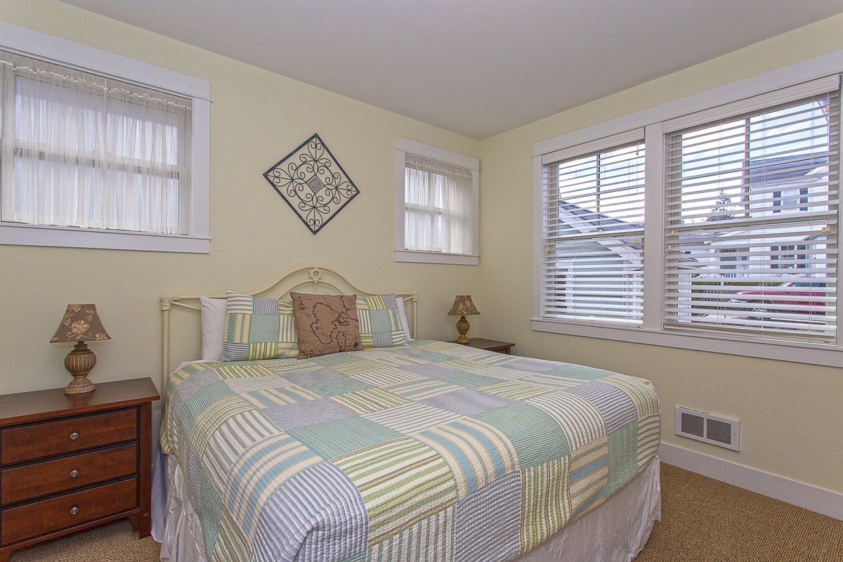 Main floor primary  bedroom