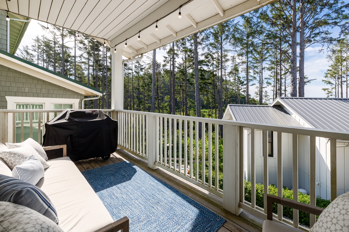 The deck offers stunning ocean views from the perfect coastal escape