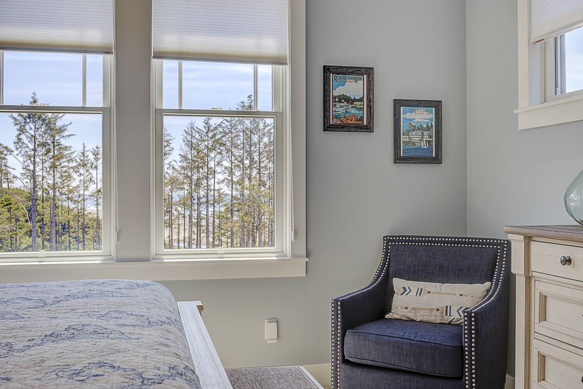 Second floor guest bedroom