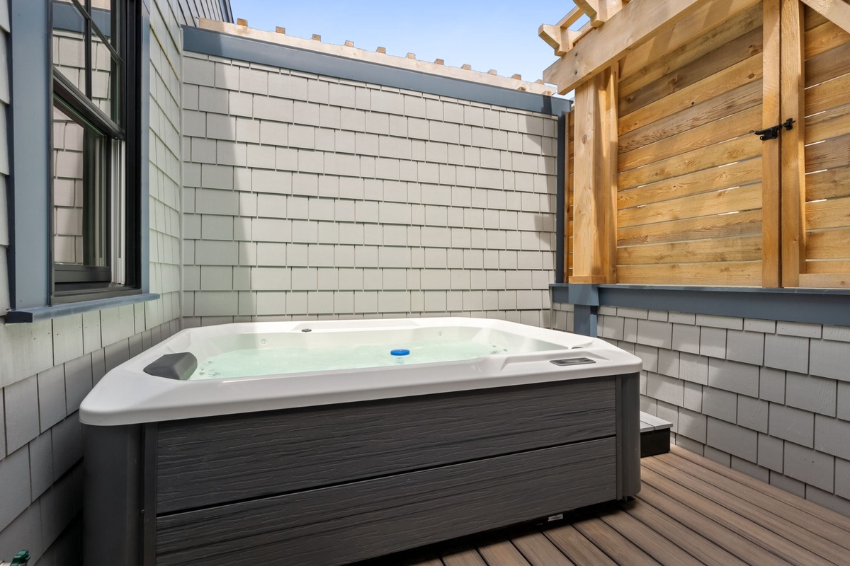 Private hot tub