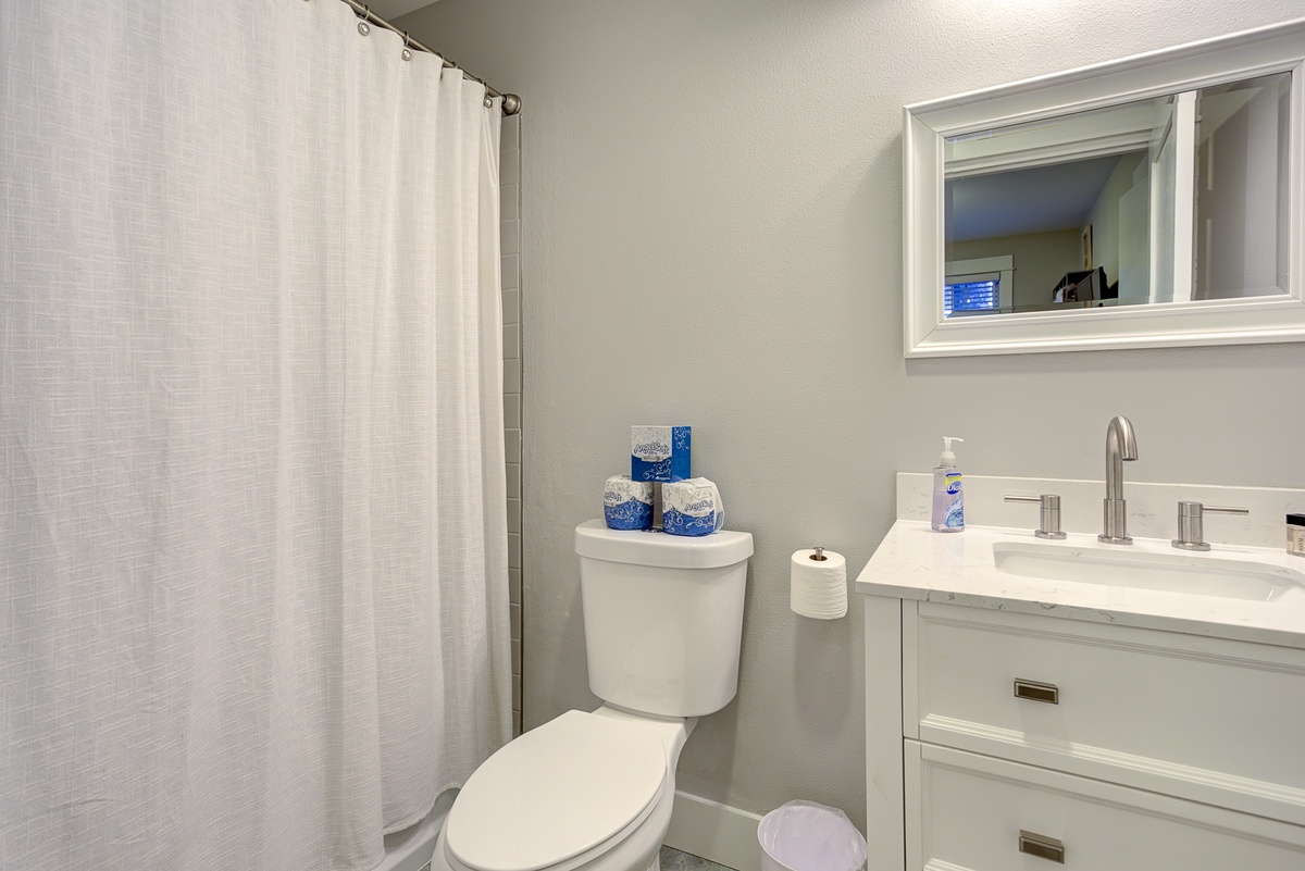 The spa-like downstairs ensuite bathroom for a refreshing stay