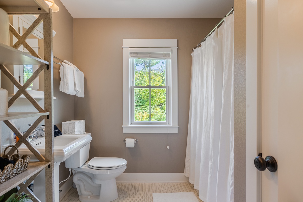 Refresh and unwind in this modern bathroom