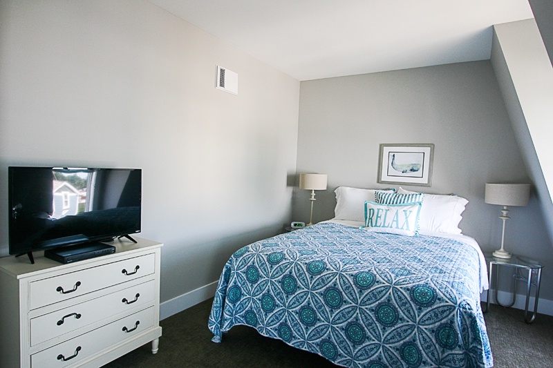 3rd floor - North bedroom with TV