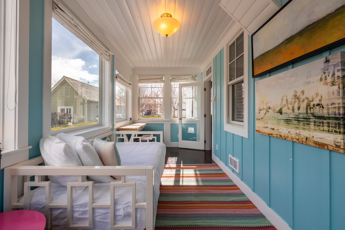 Bright and airy sun bedroom