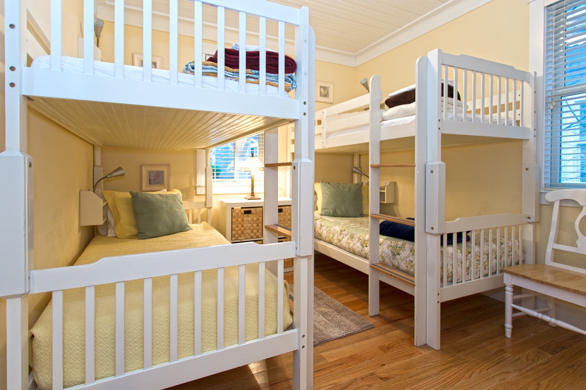 Twin bunk room with four twins