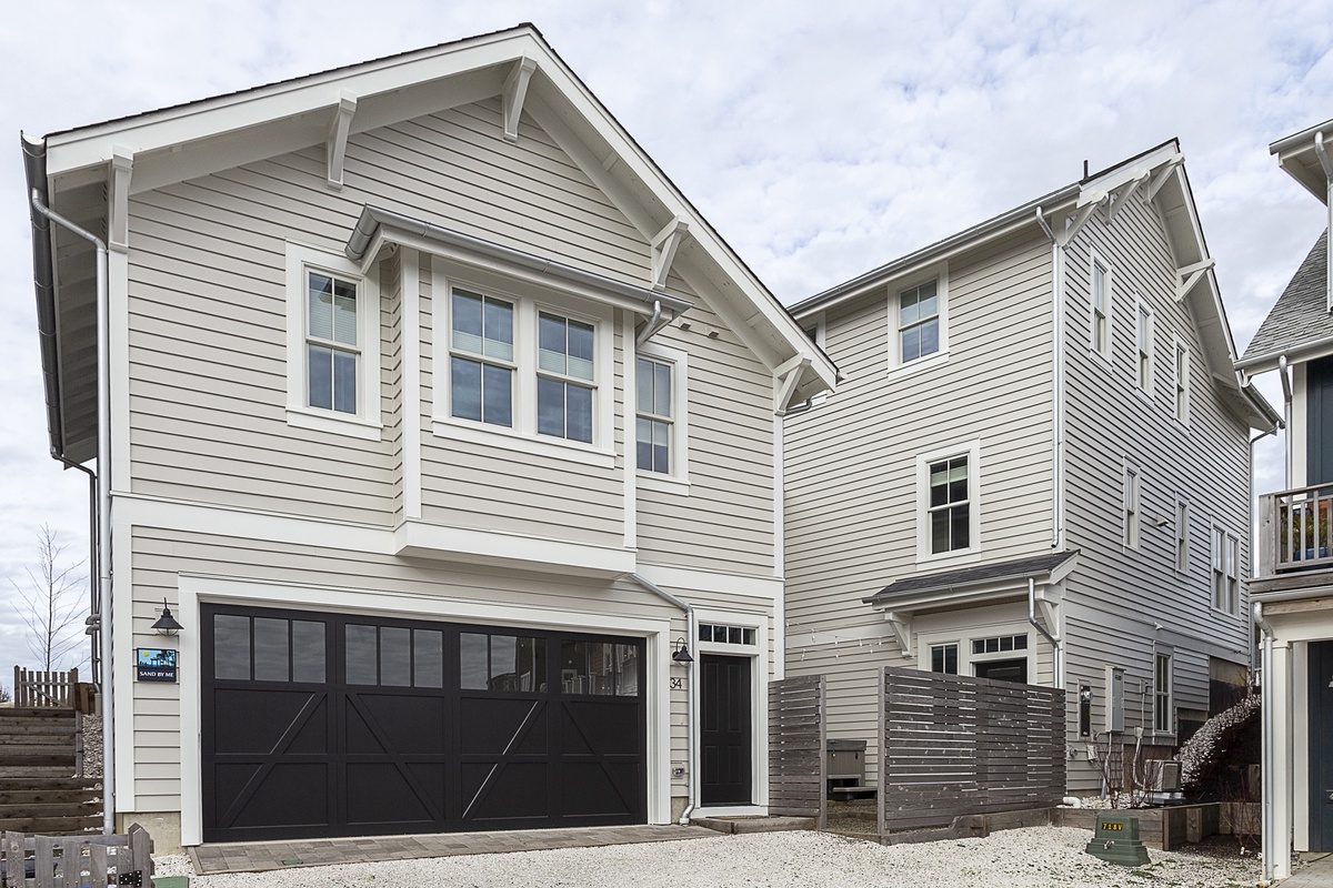 Garage and hot tub 