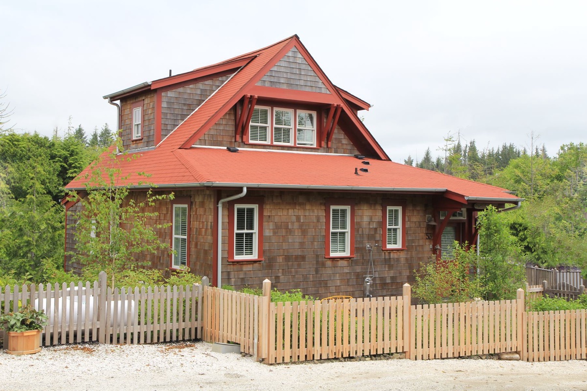 Welcome to Driftwood, a 3 story home with daylight basement at Seabrook