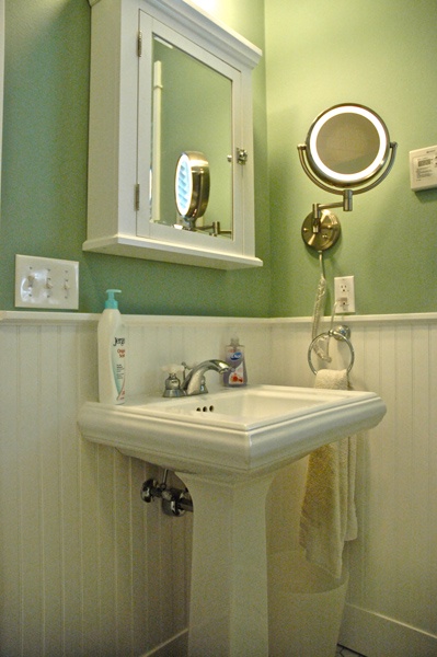 Full shared bathroom is designed for a refreshing recharge
