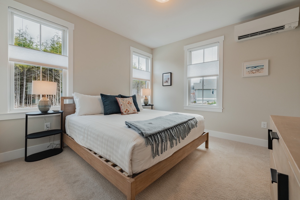 Main floor primary bedroom