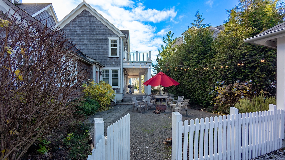 The spacious back yard