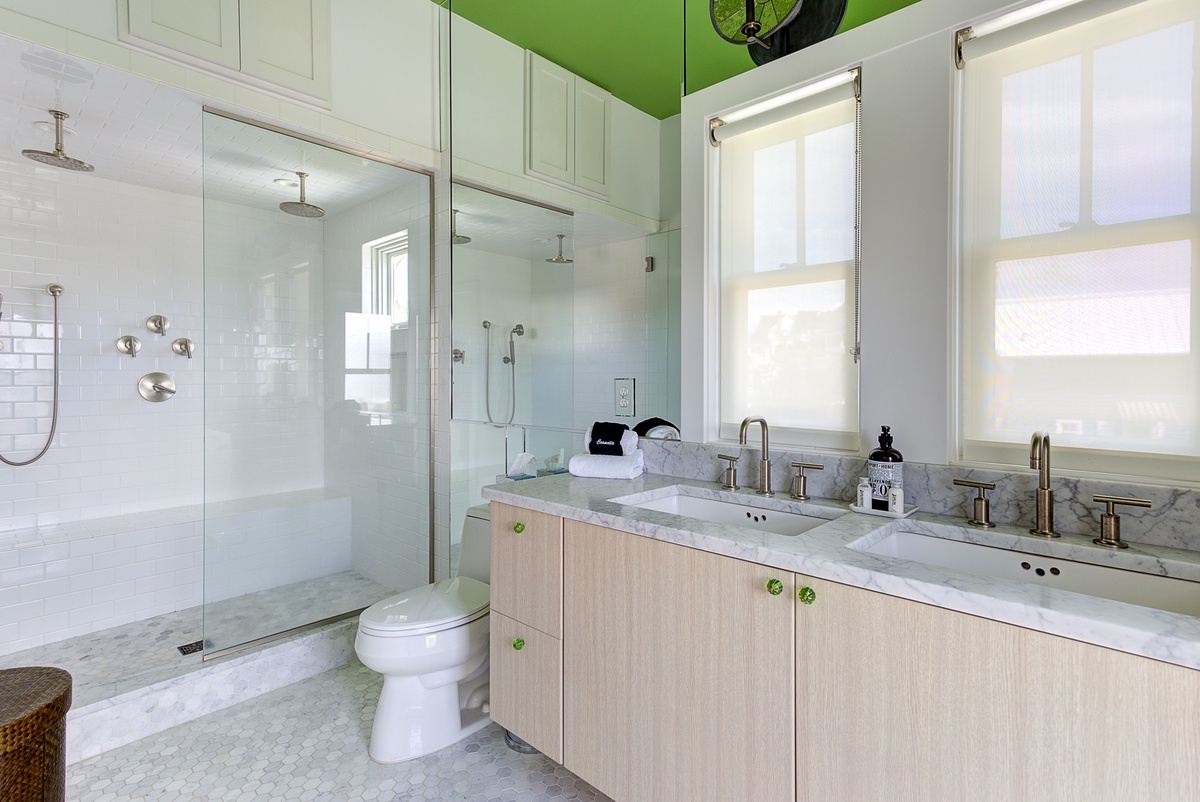 Steam shower bathroom