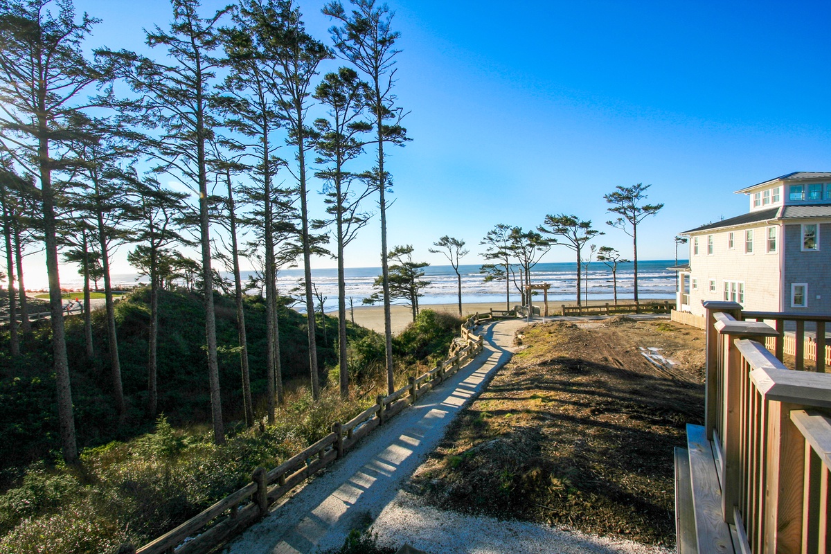 Path to the beach